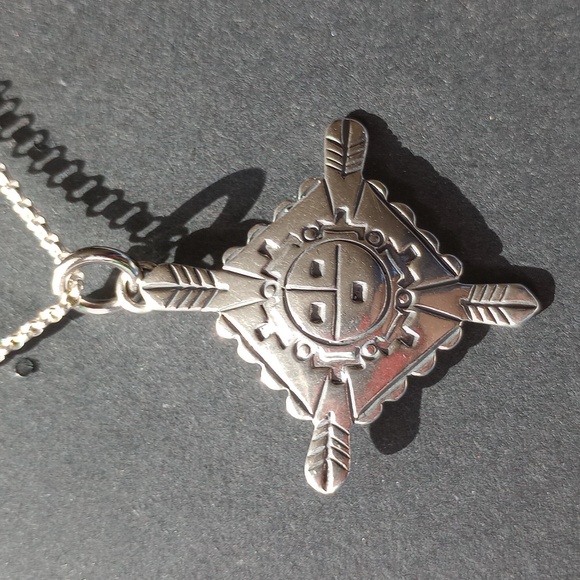 Native American Sterling Silver Sunface Zia Pendant Necklace - Picture 3 of 15